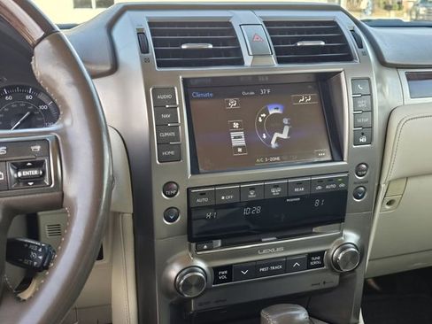 Used 2017 Lexus GX 460 Premium image 10