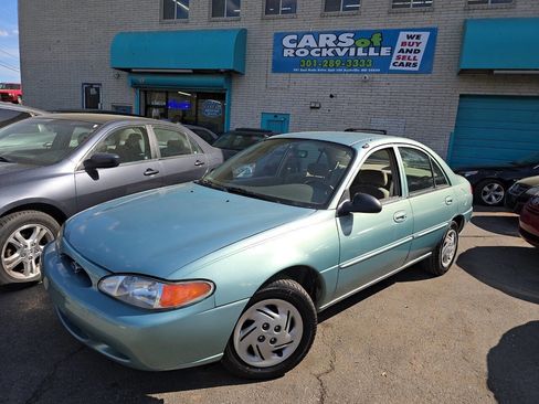 Used 1999 Ford Escort SE image 3