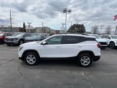Certified 2023 GMC Terrain SLE w/ Driver Convenience Package AWD/4WD image 7
