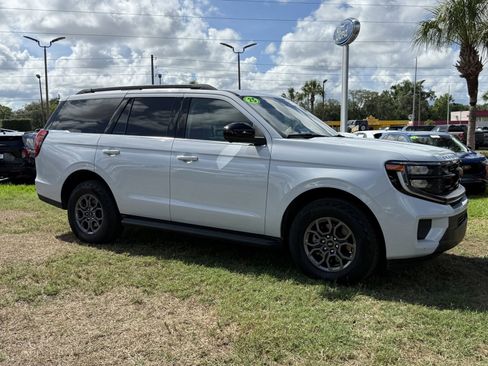 Certified 2025 Ford Expedition Active RWD image 2