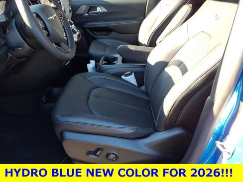 New 2026 Chrysler Pacifica Select image 15