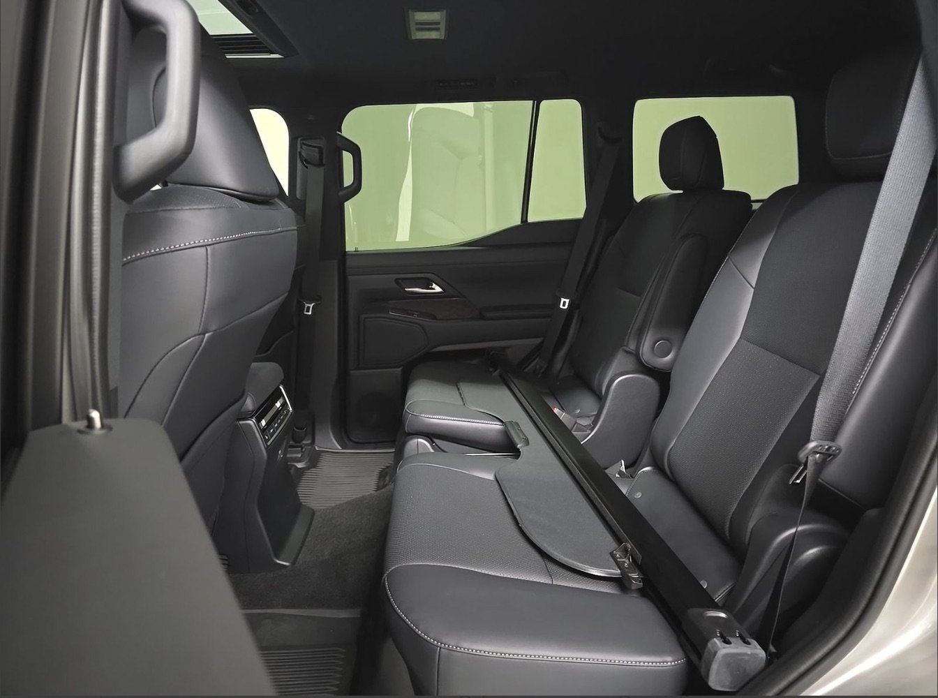 Used 2026 Lexus GX 550 w/ Accessory Package (2T) AWD/4WD image 8