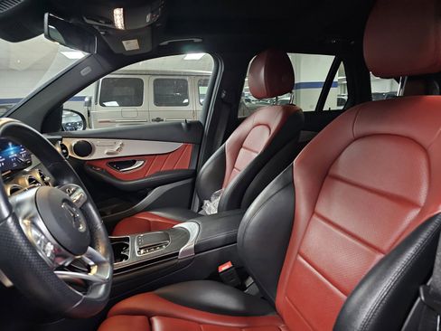 Used 2022 Mercedes-Benz GLC 300 image 6