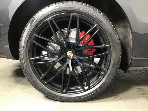 Certified 2023 Porsche Macan GTS w/ Premium Package Plus AWD/4WD image 18