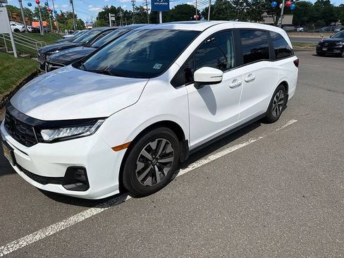 Used 2025 Honda Odyssey EX-L image 3