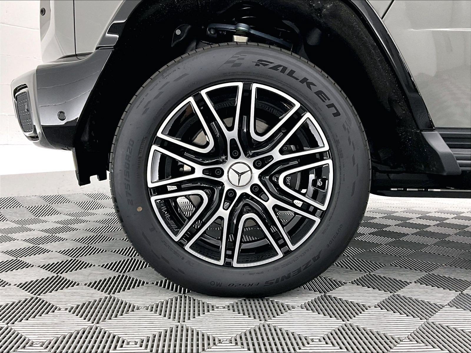 New 2027 Mercedes-Benz G 580 e image 10