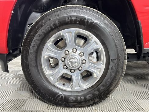 Used 2024 RAM 2500 Big Horn w/ Sport Appearance Package image 11