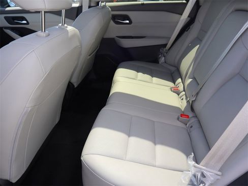 Certified 2025 Nissan Rogue SV w/ SV Premium Package image 17