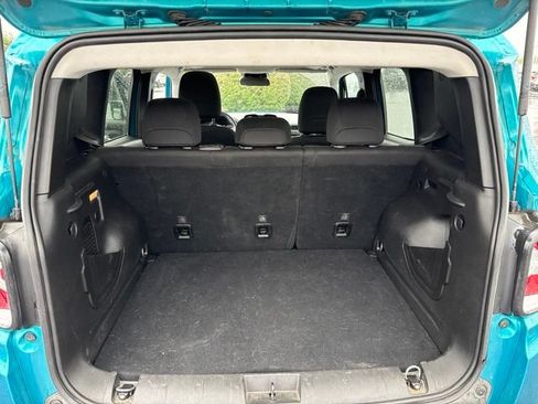 Used 2021 Jeep Renegade Latitude AWD/4WD image 25