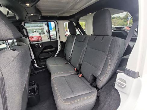 Used 2025 Jeep Wrangler Unlimited Sahara AWD/4WD image 23