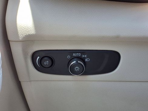 Used 2023 Buick Envision Preferred FWD image 23