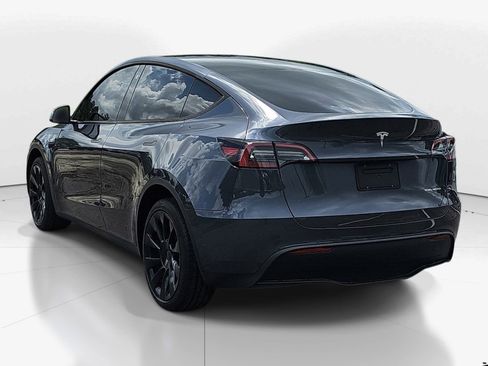 Used 2023 Tesla Model Y AWD image 6