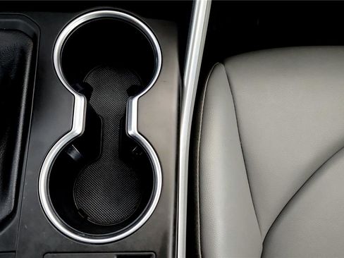 Used 2023 Toyota Highlander XLE image 28