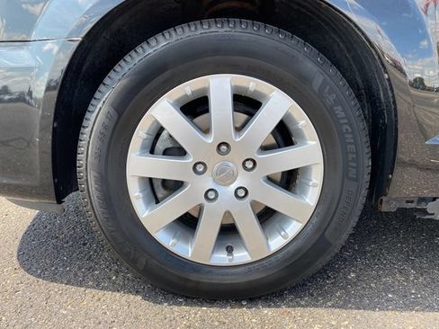Used 2015 Chrysler Town & Country Touring w/ Driver Convenience Group FWD image 23