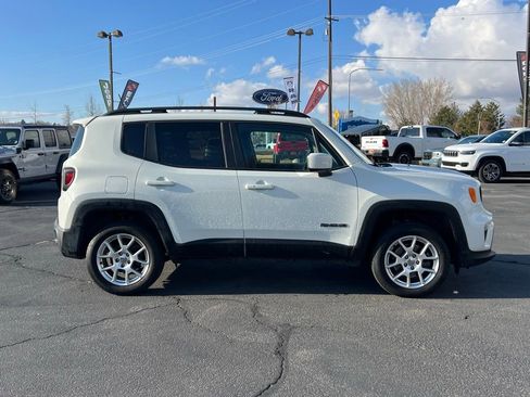 Used 2020 Jeep Renegade Latitude w/ Cold Weather Group AWD/4WD image 9