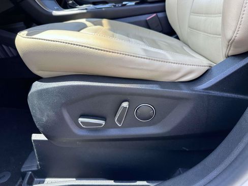 Used 2016 Ford Edge SEL w/ Equipment Group 201A AWD/4WD image 11