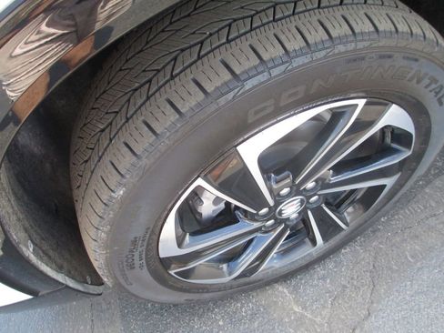 Used 2025 Buick Enclave Sport Touring FWD image 14
