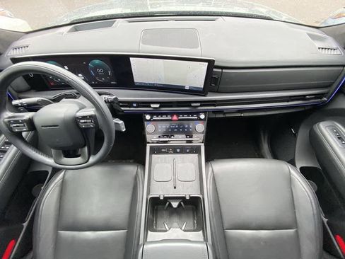 Used 2025 Hyundai Santa Fe Calligraphy AWD/4WD image 23