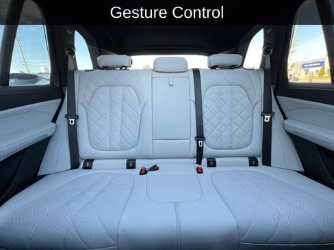 Used 2024 BMW X5 xDrive40i w/ Premium Package image 12
