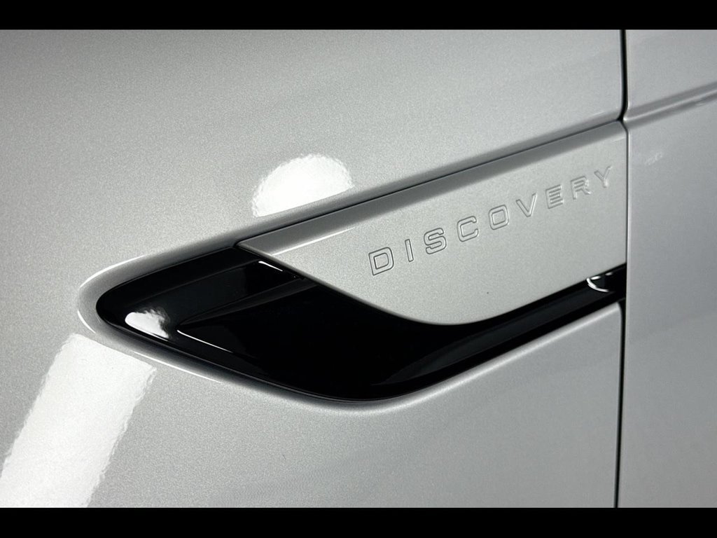 Used 2024 Land Rover Discovery S AWD/4WD image 23