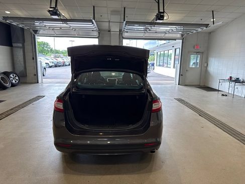 Used 2016 Ford Fusion SE FWD image 16