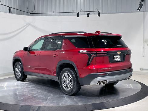 Used 2026 Chevrolet Traverse LT AWD/4WD image 14