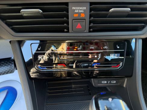 New 2026 Volkswagen Jetta SE image 18