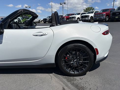 Used 2016 MAZDA MX-5 Miata Club w/ Brembo/BBS Package RWD image 11