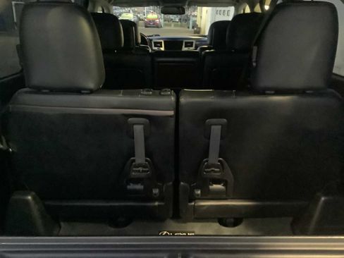 Used 2013 Lexus LX 570 4WD w/ Luxury Pkg image 14
