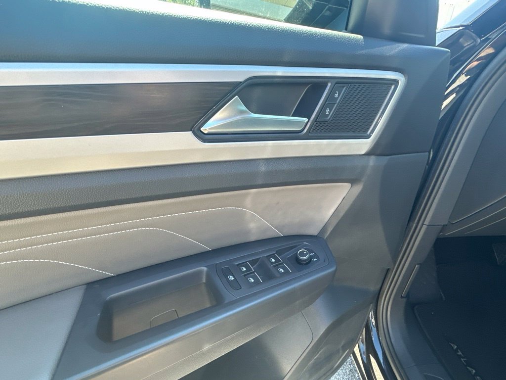 Used 2023 Volkswagen Atlas SE FWD image 14