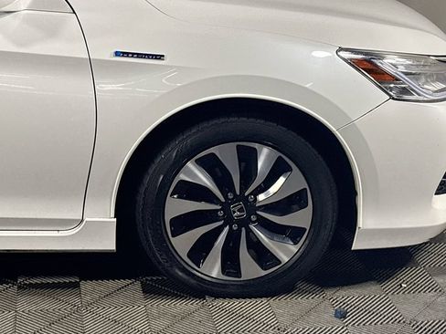 Used 2017 Honda Accord Touring image 24
