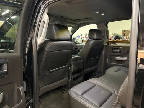 Used 2017 Chevrolet Silverado 1500 LTZ Z71 w/ Midnight Edition image 23