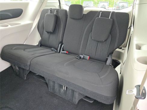 Certified 2023 Chrysler Voyager LX FWD image 21