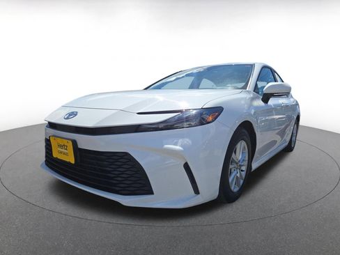 Used 2025 Toyota Camry LE FWD image 7