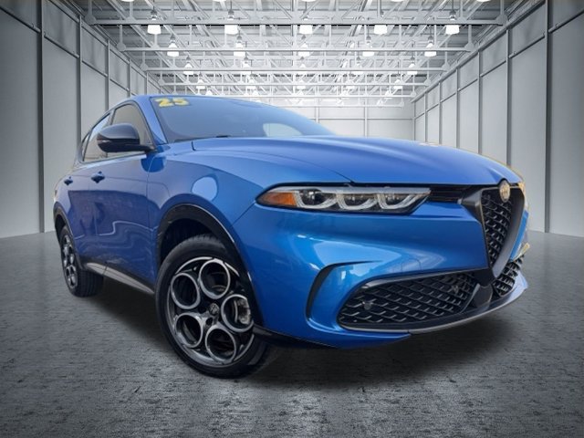 Used 2025 Alfa Romeo Tonale AWD/4WD image 2