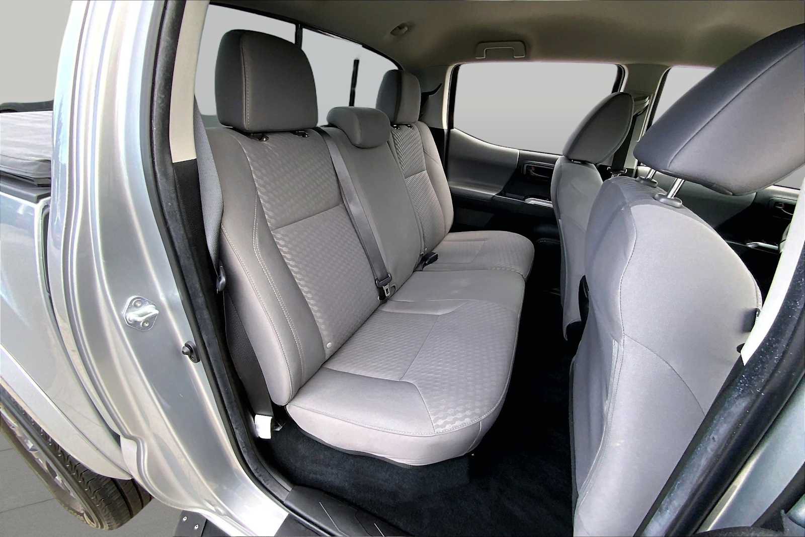 Used 2023 Toyota Tacoma SR5 AWD/4WD image 17