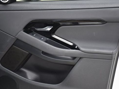 Used 2024 Land Rover Range Rover Evoque S AWD/4WD image 28