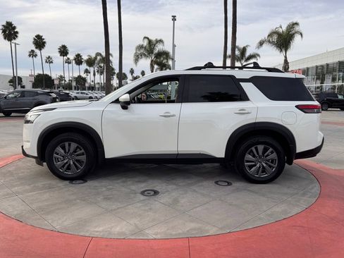 Certified 2022 Nissan Pathfinder SV w/ SV Black Package image 5