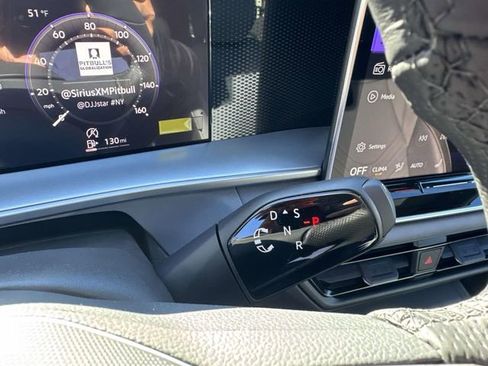 New 2026 Volkswagen Tiguan SE R-Line image 24