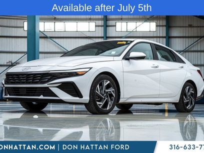 Used 2024 Hyundai Elantra SEL w/ Convenience Package