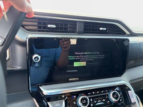 New 2026 GMC Sierra 2500 Denali w/ Denali Reserve Package AWD/4WD image 23