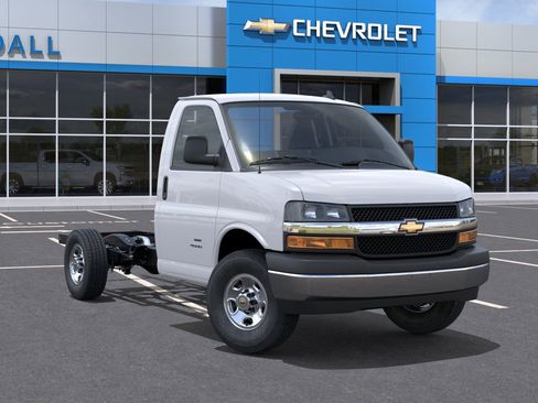 New 2025 Chevrolet Express 3500 w/ Power Convenience Package RWD image 19
