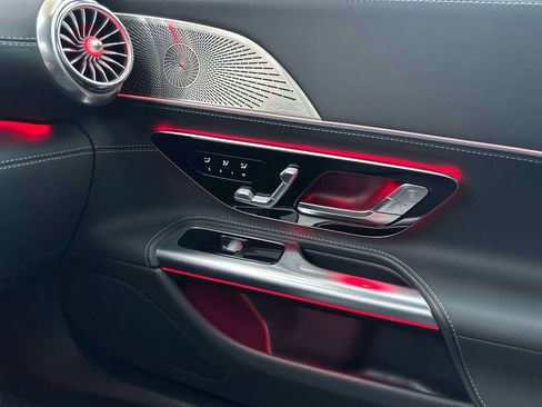 Used 2023 Mercedes-Benz SL 55 AMG 4MATIC image 21