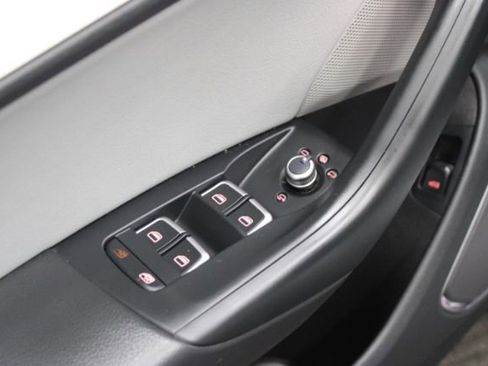 Used 2018 Audi Q3 2.0T Premium Plus w/ Premium Plus Package image 11