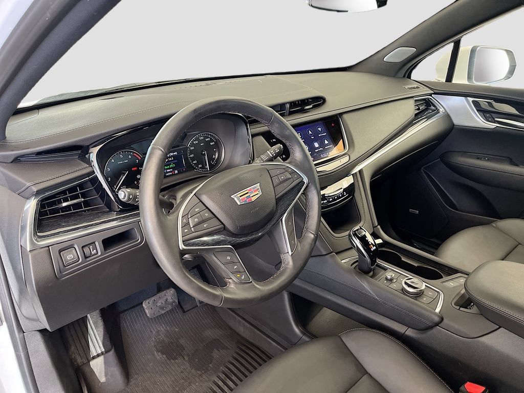 Used 2024 Cadillac XT5 Premium Luxury w/ LPO, Floor Liner Package AWD/4WD image 9