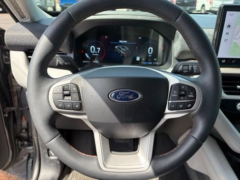 Used 2025 Ford Explorer Active w/ Active Comfort Package AWD/4WD image 24