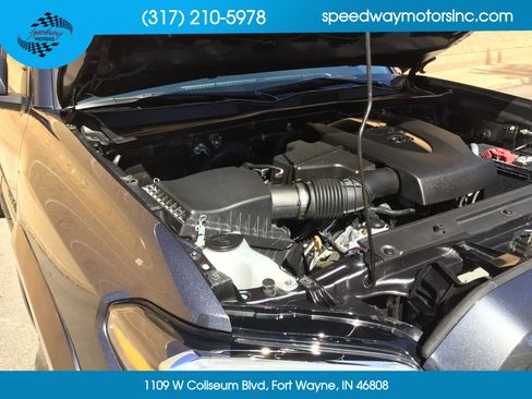 Used 2022 Toyota Tacoma TRD Off-Road image 20