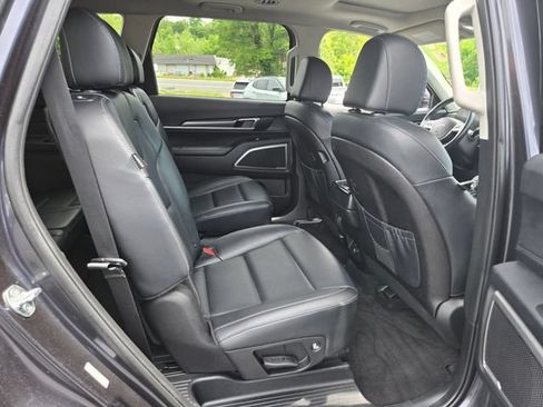 Used 2025 Kia Telluride S AWD/4WD image 19