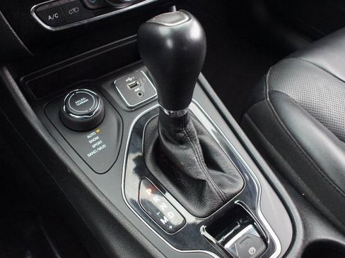 Used 2023 Jeep Cherokee Altitude Lux image 12