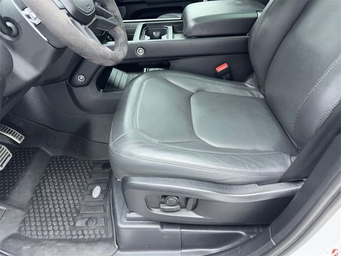 Used 2023 Land Rover Defender 110 V8 image 38